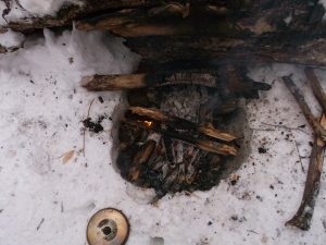 How to set up a winter camp - fire pit